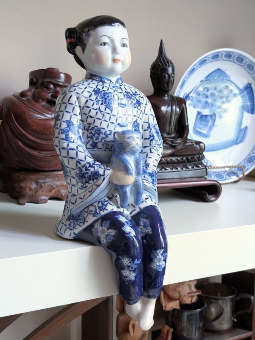 Vintage Blue & White Chinoiserie Porcelain Shelf Sitter Figurine Girl with Cat